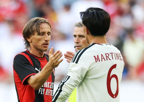  Lisandro Martinez và Matthijs de Ligt cần duy trì thể trạng ổn định nếu muốn giữ vị trí trong cuộc tái thiết tại Old Trafford. 