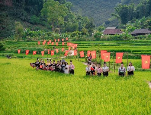 Sự kết hợp giữa cảnh quan thiên nhiên, bản sắc văn hóa và chuỗi hoạt động trải nghiệm đã tạo sức hút cho du lịch Sơn La