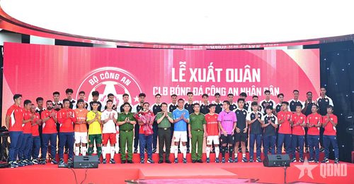  Nghi thức xuất quân tham dự mùa giải 2026-2027 của CAND FC. Ảnh: THANH BÌNH