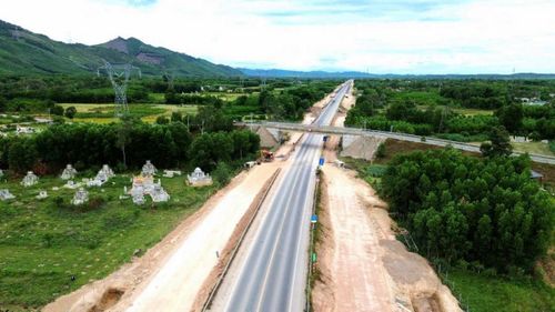 Một số đoạn còn vướng mặt bằng ở Huế.