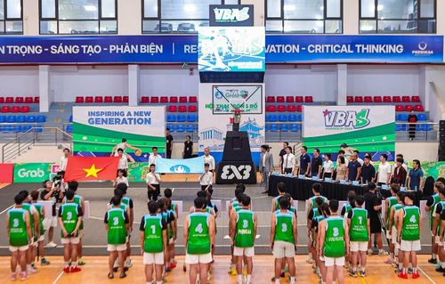 24 đội nam, nữ đến từ 15 trường đại học tại Hà Nội.