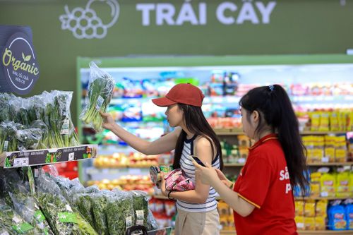  Các hệ thống bán lẻ luôn rộng cửa nhưng sản phẩm phải đảm bảo yêu cầu chất lượng và quy cách. Ảnh: WINCOMMERCE 