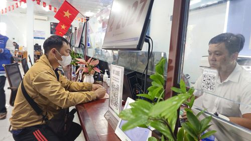  Trung tâm Phục vụ hành chính công phường Bình Dương phục vụ người dân trong ngày đầu trở lại làm việc 