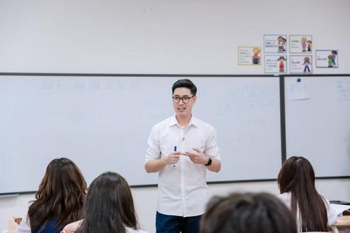 Giảm tải hồ sơ, sổ sách cho giáo viên cần được thực hiện mạnh mẽ, thực chất hơn.