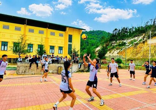 Học sinh Trường THCS&THPT Quan Lạn sôi nổi rèn luyện thể thao, sẵn sàng bước vào năm học mới với tinh thần đoàn kết, tự tin.