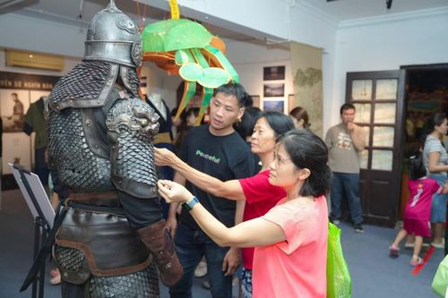 Phần trang phục của phim được giới chuyên môn đánh giá là công phu nhất từ trước tới nay.