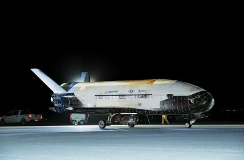 Tàu Thử nghiệm Quỹ đạo X-37B của quân đội Mỹ tại Căn cứ Lực lượng Không gian Vandenberg, California. (Ảnh: U.S. Space Force/Reuters)