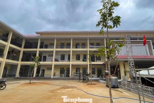 Trường Phổ thông nội trú liên cấp Tây Giang trước ngày khai giảng.