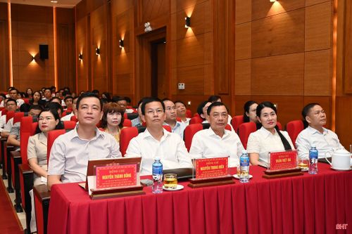 Đại biểu dự hội nghị tại điểm cầu tỉnh Hà Tĩnh.