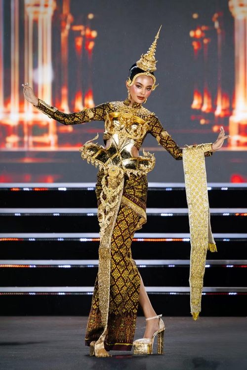 Một số màn trình diễn cùng trang phục dân tộc đặc biệt của các nhan sắc quốc tế. (Ảnh: BTC)