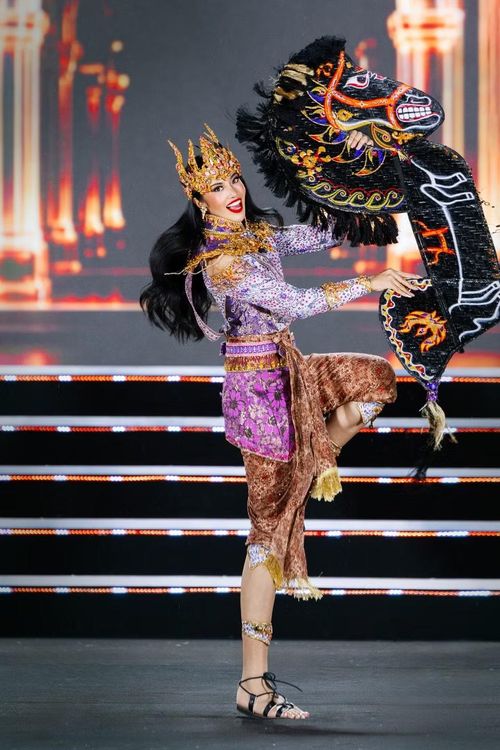 Một số màn trình diễn cùng trang phục dân tộc đặc biệt của các nhan sắc quốc tế. (Ảnh: BTC)