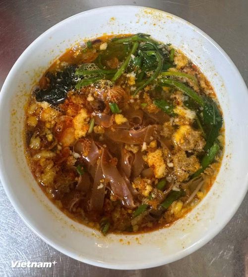Năm 2023, trang thông tin chuyên về ẩm thực nổi tiếng thế giới TasteAtlas giới thiệu món bánh đa cua Hải Phòng là một trong những món súp ăn ngon nhất thế giới. (Nguồn: Vietnam+)