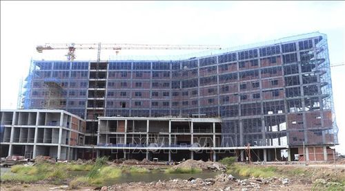 Hiện hạng mục xây dựng kết cấu đã cơ bản hoàn thành tại Khối nhà chính B2 và B3 của gói thầu số 27.