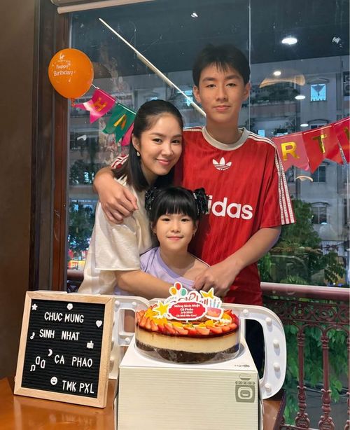 Với Lê Phương, khoảng thời gian nghỉ lễ Quốc khánh không chỉ là dịp để nghỉ ngơi mà còn gắn với những ngày sinh nhật của các thành viên. (Ảnh: FBNV)