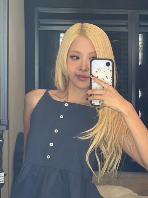 Phía Rosé hiện chưa đưa ra thông báo chính thức về những thông tin liên quan đến các hợp đồng quảng cáo nói trên.