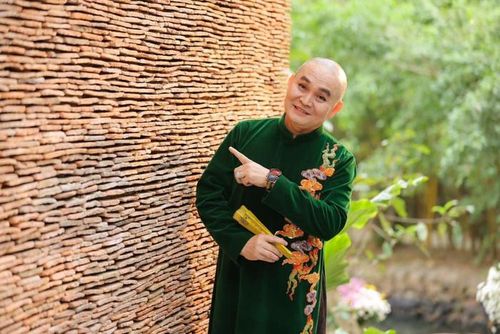 Khán giả hy vọng trong tương lai sẽ xuất hiện một kịch bản phù hợp, một nhân vật đủ sức khai thác chiều sâu và màu sắc riêng để NSƯT Xuân Hinh có thể tiếp tục bước lên màn ảnh rộng.