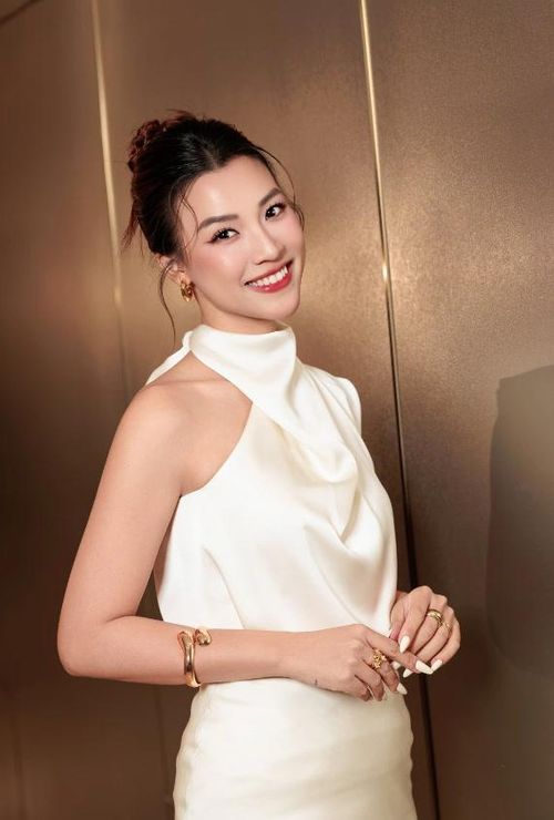 Hoàng Oanh.