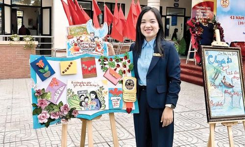 Cô giáo Nguyễn Thị Vân (Trường THCS Đỗ Ngọc Du, Hà Nội)