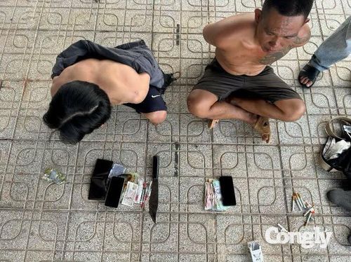 Các đối tượng trong đường dây cùng tang vật. Ảnh: Công an cung cấp