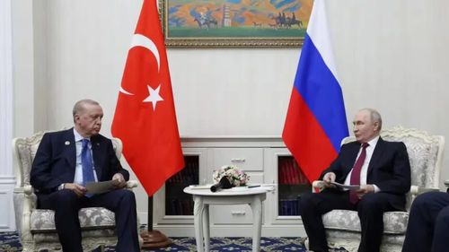 Tổng thống Thổ Nhĩ Kỳ Tayyip Erdogan gặp Tổng thống Nga Vladimir Putin bên lề hội nghị thượng đỉnh Tổ chức Hợp tác Thượng Hải tại Bishkek, Kyrgyzstan, ngày 1 tháng 9 năm 2026. Ảnh: Reuters.