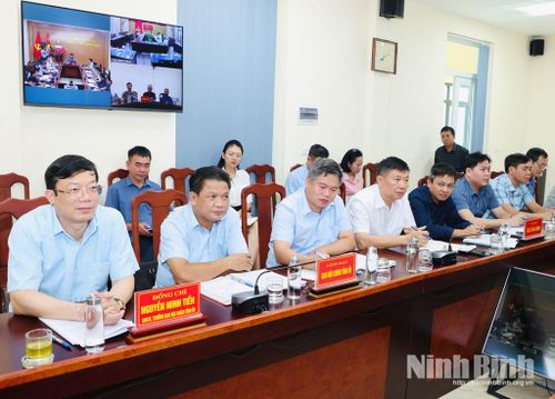 Các đại biểu dự phiên tiếp công dân.
