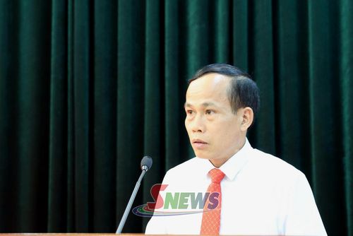 Đồng chí Cầm Duy Hiệu, Phó Chánh Văn phòng UBND tỉnh, nhận nhiệm vụ.