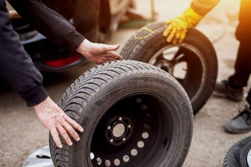 Lốp là một trong những bộ phận chịu ảnh hưởng rõ rệt khi ô tô nằm yên trong thời gian dài
