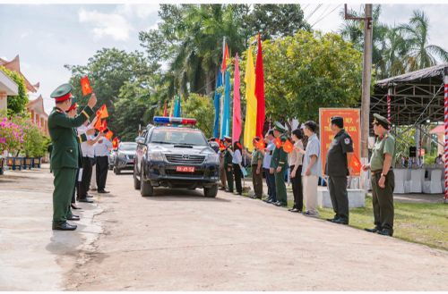 Hai Đội K92 và K93 An Giang bắt đầu xuất quân sang Campuchia làm nhiệm vụ cao cả, quyết tâm hồi hương các liệt sĩ quân tình nguyện và chuyên gia Việt Nam về đất mẹ trong năm 2026.