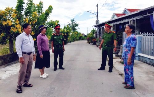 Một tuyến đường tại thôn Hòa Phú, xã Xuân Phú được nâng cấp, mở rộng khang trang, sạch đẹp nhờ phong trào “Ba sẵn sàng”.