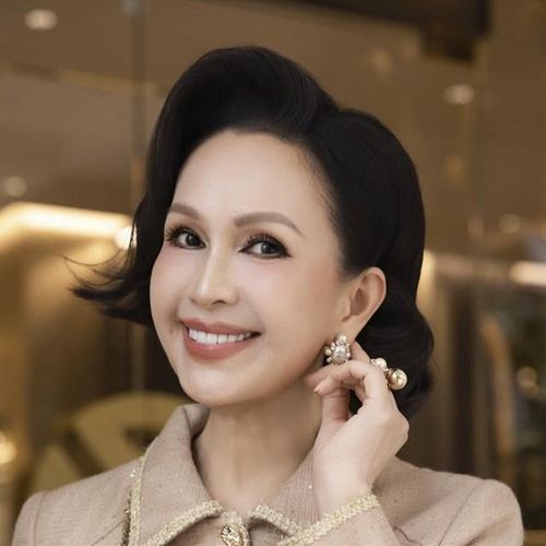 Nhìn lại những hình ảnh hiện tại bên cạnh ảnh tư liệu nhiều năm trước, khán giả có thể nhận thấy sự thay đổi của thời gian. Tuy nhiên, những đường nét đặc trưng làm nên thương hiệu Diễm My 6X vẫn còn đó.