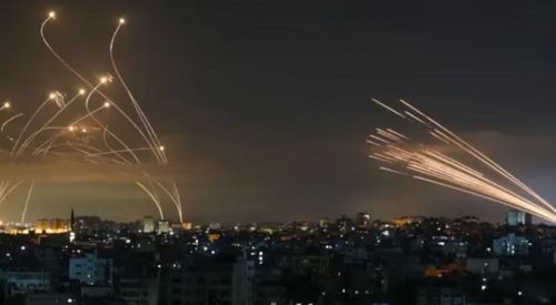 Washington nói chiến dịch nhằm đáp trả những cuộc tấn công gần đây của Iran nhằm vào tàu thương mại ở eo biển Hormuz và binh sĩ Mỹ tại Trung Đông.