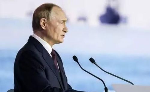 Ông Putin đặc biệt đề cập đến Trung Quốc, nước duy trì quan điểm giải quyết cuộc khủng hoảng bằng các biện pháp hòa bình.