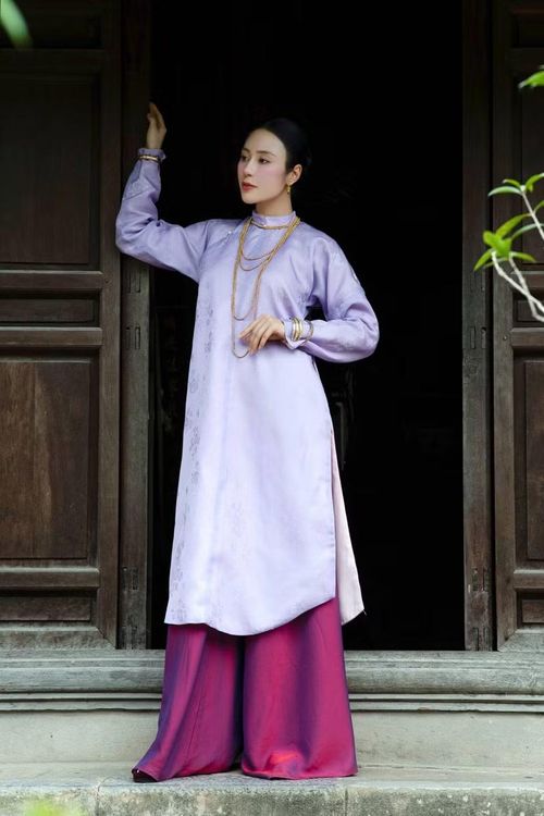 Tạo hình của Tô Diệp Hà trong "Chị chị Em em 3" cũng được hé lộ