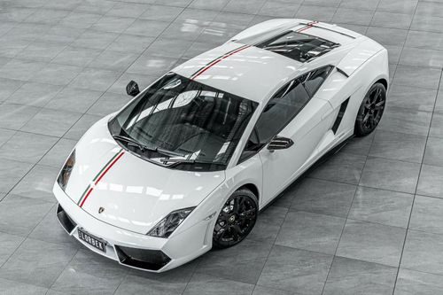  Đây có thể được xem là phiên bản tiếp nối của siêu xe Lamborghini Gallardo Tricolore LP 550-2, ra mắt vào năm 2011 nhằm kỷ niệm 150 năm thống nhất của Italy. Chỉ có 150 chiếc được sản xuất với nhiều nâng cấp từ Gallardo Superleggera. 