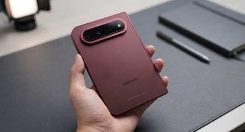  Theo leaker "Experiencemore", Xiaomi 18 Fold được trang bị tấm nền OLED LTPO hỗ trợ tần số quét biến thiên 120Hz và độ sáng tối đa đạt 4.000 nits. Đáng chú ý, thiết bị dự kiến sử dụng công nghệ tấm nền Real RGB với cấu trúc sắp xếp dải màu RGB đầy đủ, giúp hình ảnh hiển thị sắc nét, đồng đều và tái tạo màu sắc chính xác hơn. Ảnh: Xiaomi. 