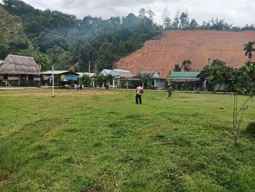 Các lực lượng dọn dẹp, phát quang các khu vực khuôn viên sạch đẹp chuẩn bị đón năm học