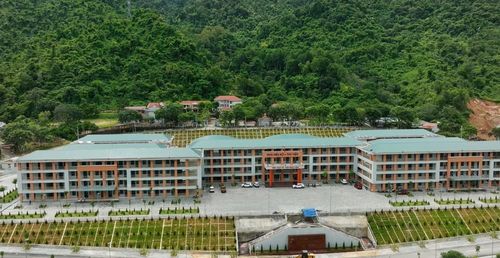 Trường Phổ thông nội trú liên cấp Tiểu học và Trung học cơ sở Phong Thổ vùng biên giới Lai Châu đã hoàn thiện sẵn sàng đón học sinh. Nguyễn Oanh - TTXVN
