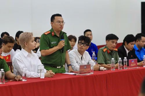 Đại diện Đoàn thanh niên Công an Thành phố Hồ Chí Minh chia sẻ về công tác phòng, chống ma túy trên địa bàn thành phố. (Ảnh: TRỌNG ANH)