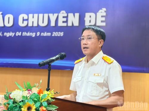 Phó Cục trưởng Cục Thuế Mai Sơn phát biểu tại buổi họp báo. (Ảnh: MINH PHƯƠNG)
