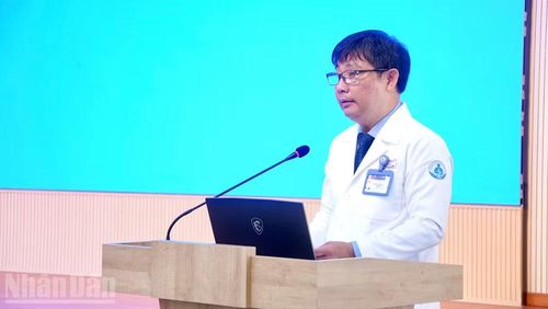 Tiến sĩ, bác sĩ Ngô Ngọc Quang Minh, Giám đốc Bệnh viện Nhi đồng 1 phát biểu.