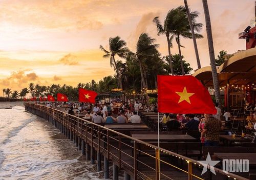 Phú Quốc thu hút đông đảo du khách.