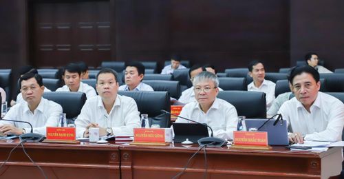 Các đồng chí lãnh đạo thành phố dự buổi gặp mặt