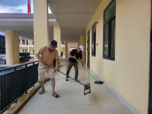 Từng góc lớp được chăm chút, quét dọn kỹ lưỡng. Ảnh: XUÂN QUỲNH