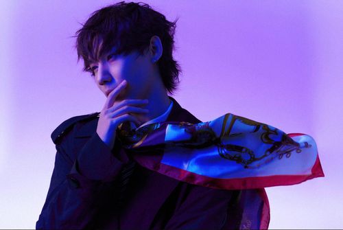 Lohan tham gia sáng tác 10/11 ca khúc trong album đầu tay “Prince on”