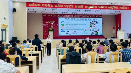 Sở GD&ĐT Đà Nẵng tổ chức tập huấn cho cán bộ, giáo viên, nhân viên các trường nội trú biên giới.