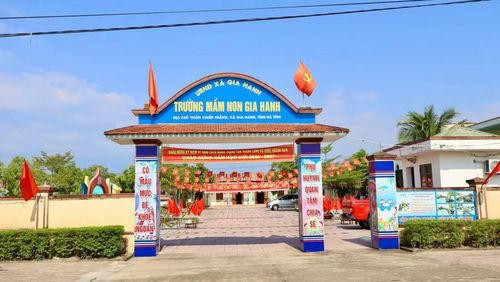 Trường Mầm non Gia Hanh rực rỡ cờ hoa chào mừng năm học mới. (Ảnh TTVH Gia Hanh)