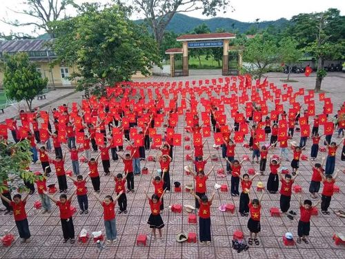 Trường Tiểu học Hồ Tùng Mậu (xã Tứ Mỹ) tổng duyệt cho khai giảng năm học mới.