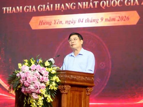 Phó Chủ tịch UBND tỉnh Hưng Yên Phạm Văn Nghiêm phát biểu tại buổi lễ.