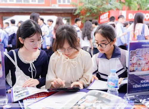 Trong bức tranh tổng thể của giáo dục đại học Việt Nam, tự chủ không còn là mục tiêu cần tranh luận, mà đã trở thành xu thế tất yếu. (Ảnh: D. Ngân)