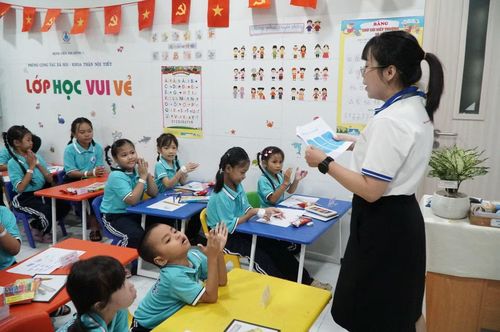 "Lớp học vui vẻ" được duy trì đều đặn khoảng 3 buổi mỗi tuần